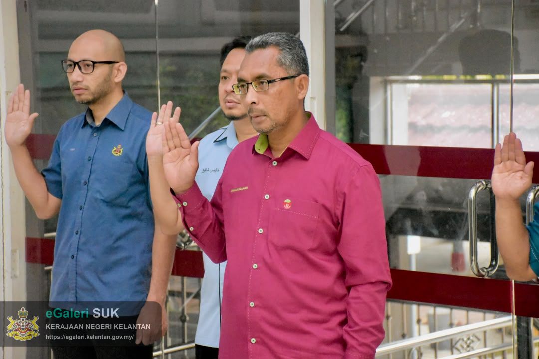 majlis-perhimpunan-bulanan-pegawai-dan-kakitangan-pejabat-tanah-dan-jajahan-pasir-puteh-bersama-tuan-ketua-jajahan-24.jpeg