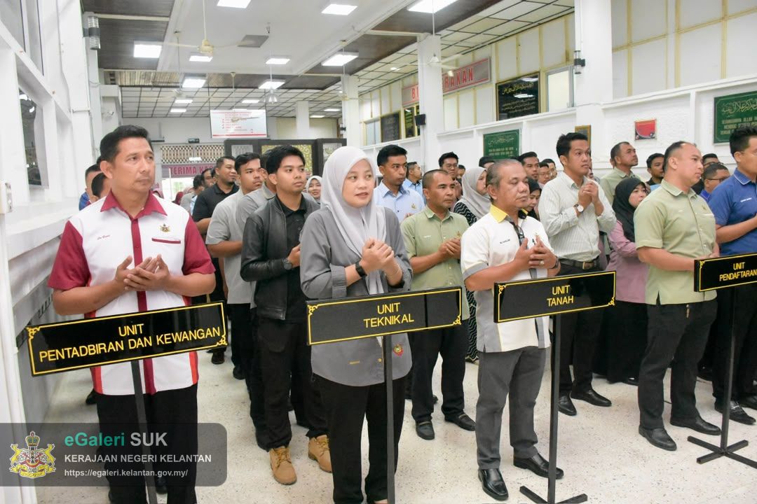 majlis-perhimpunan-bulanan-pegawai-dan-kakitangan-pejabat-tanah-dan-jajahan-pasir-puteh-bersama-tuan-ketua-jajahan-30.jpeg