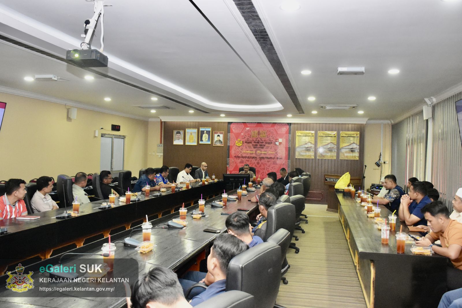 majlis-perjumpaan-yabrs-ketua-jajahan-pasir-puteh-merangkap-yang-dipertua-majlis-daerah-pasir-puteh-bersama-peserta-kontinjen-perbarisan-hari-kebangsaan-malaysia-2026-12.JPG