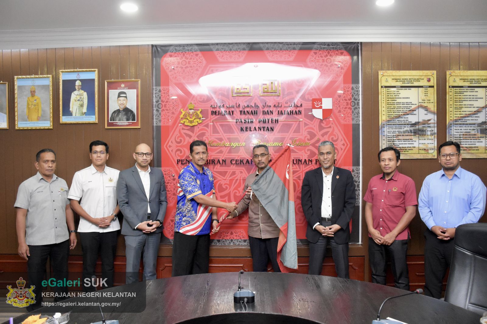 majlis-perjumpaan-yabrs-ketua-jajahan-pasir-puteh-merangkap-yang-dipertua-majlis-daerah-pasir-puteh-bersama-peserta-kontinjen-perbarisan-hari-kebangsaan-malaysia-2026-13.JPG
