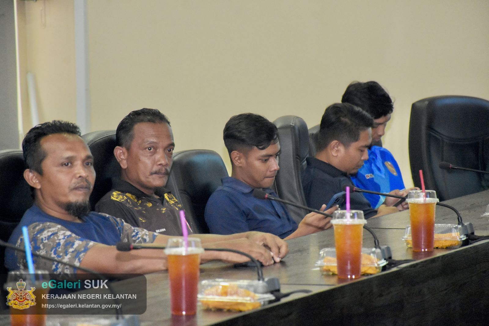 majlis-perjumpaan-yabrs-ketua-jajahan-pasir-puteh-merangkap-yang-dipertua-majlis-daerah-pasir-puteh-bersama-peserta-kontinjen-perbarisan-hari-kebangsaan-malaysia-2026-2.JPG