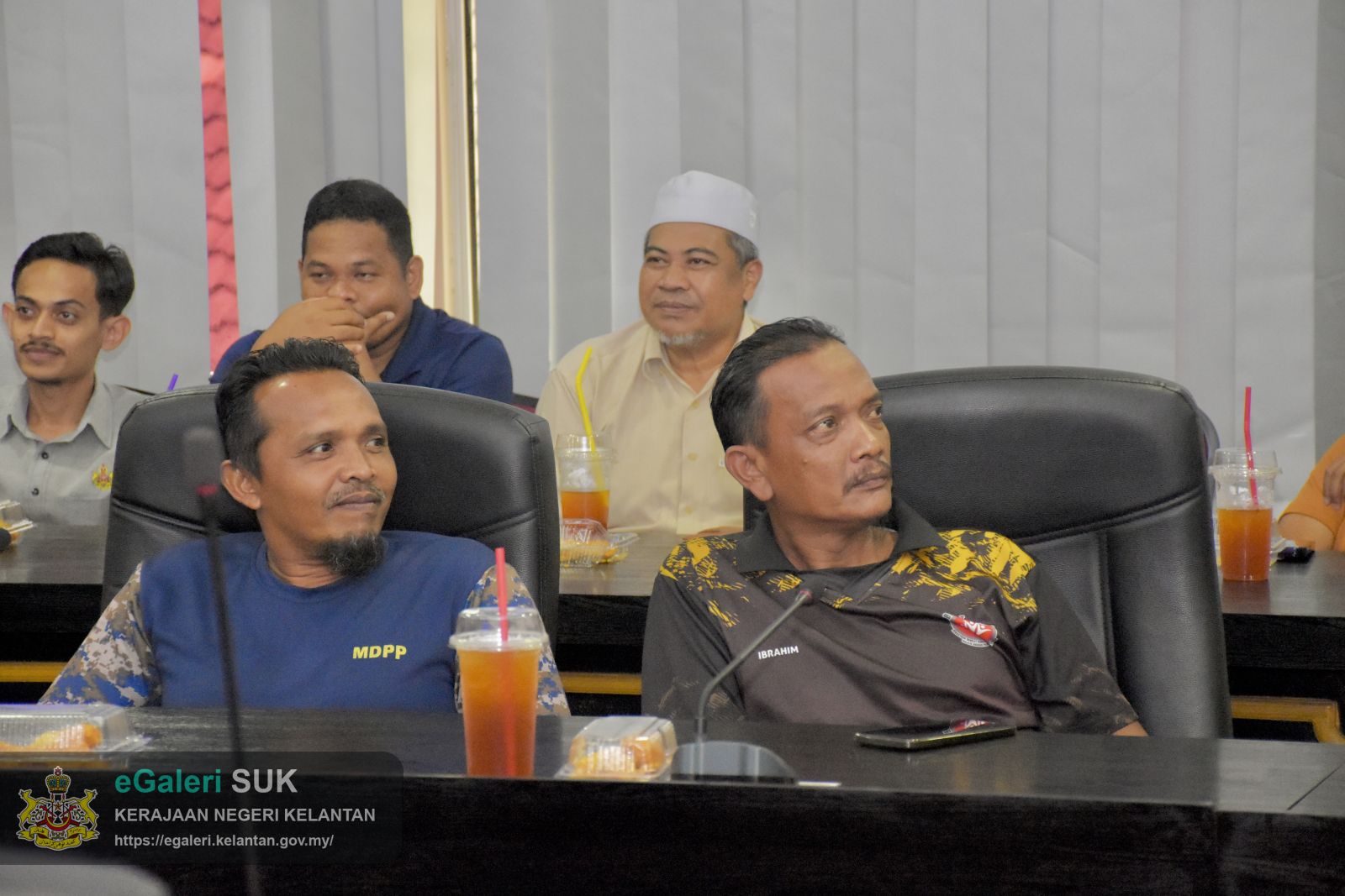 majlis-perjumpaan-yabrs-ketua-jajahan-pasir-puteh-merangkap-yang-dipertua-majlis-daerah-pasir-puteh-bersama-peserta-kontinjen-perbarisan-hari-kebangsaan-malaysia-2026-9.JPG