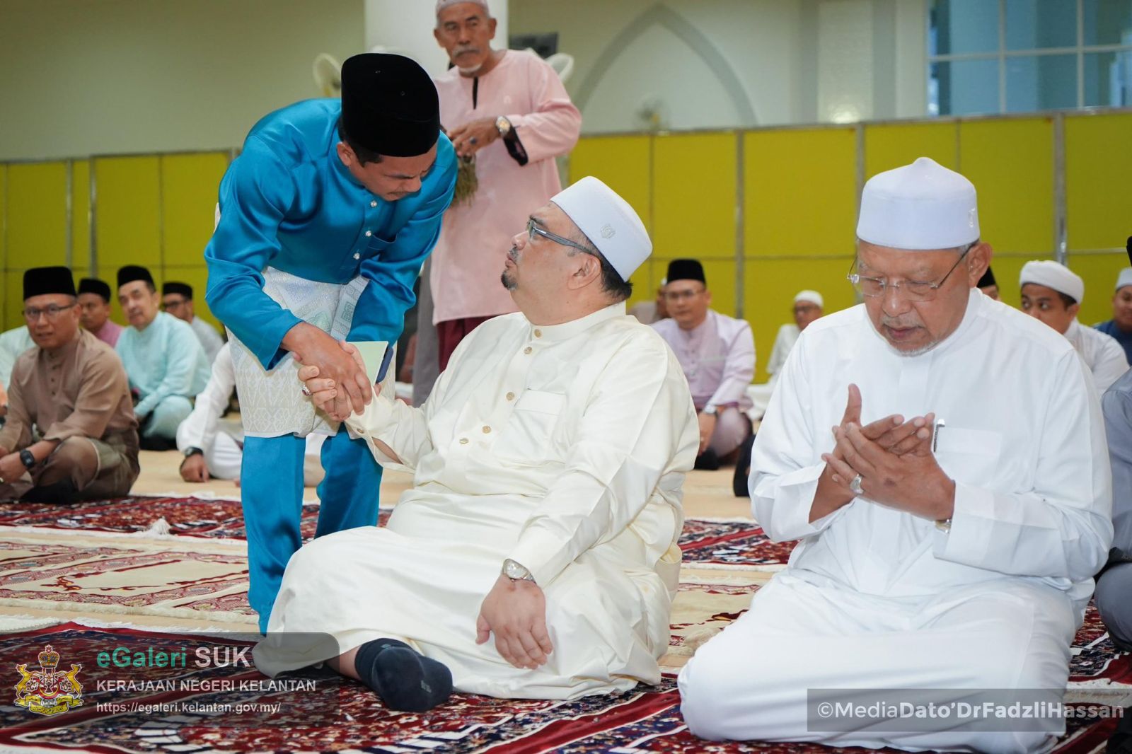 majlis-solat-hajat-dan-doa-selamat-sempena-perayaan-ulang-tahun-hari-keputeraan-kebawah-duli-yang-maha-mulia-sultan-muhammad-v-yang-ke56-1.jpg