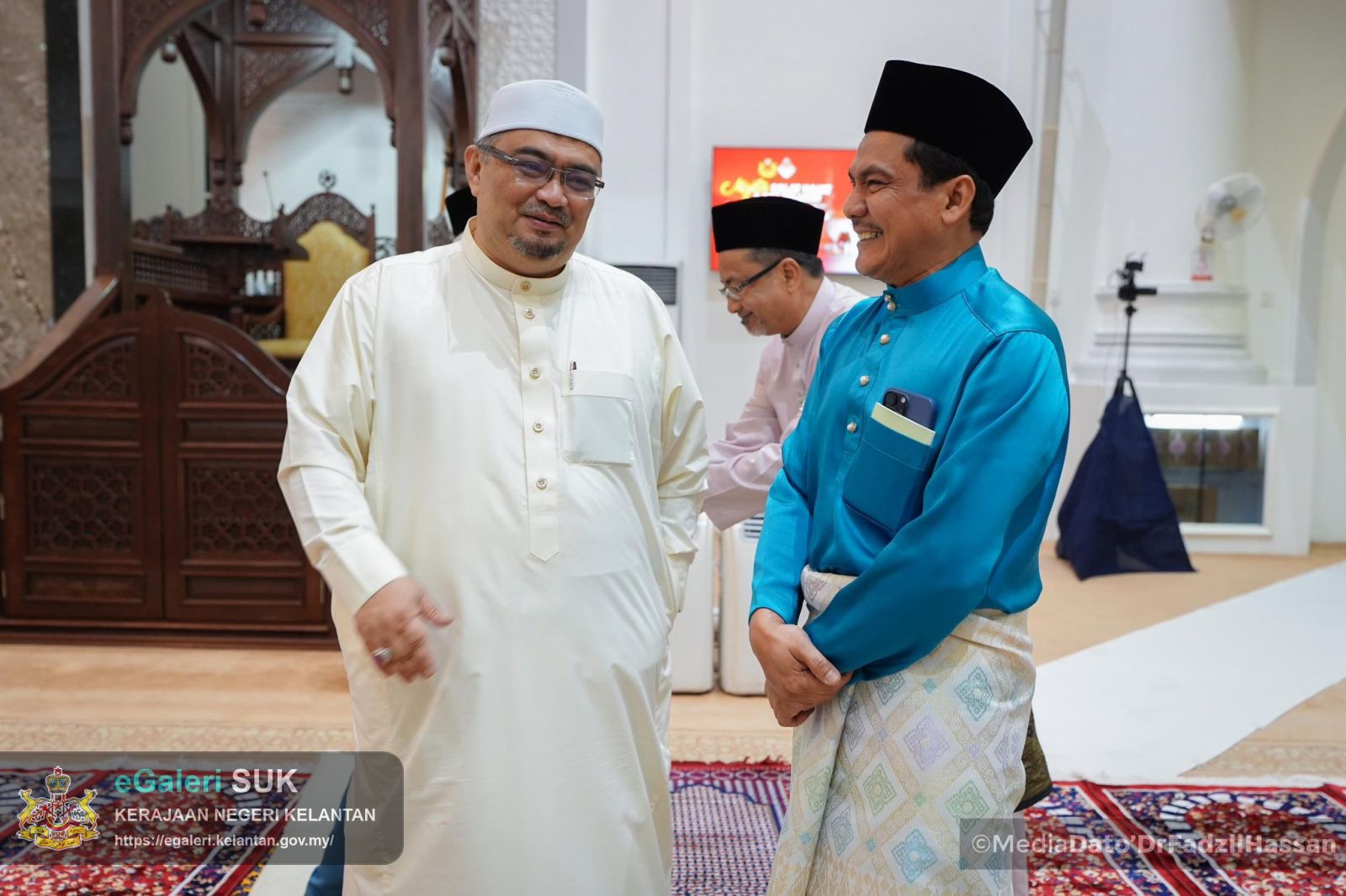 majlis-solat-hajat-dan-doa-selamat-sempena-perayaan-ulang-tahun-hari-keputeraan-kebawah-duli-yang-maha-mulia-sultan-muhammad-v-yang-ke56-5.jpg