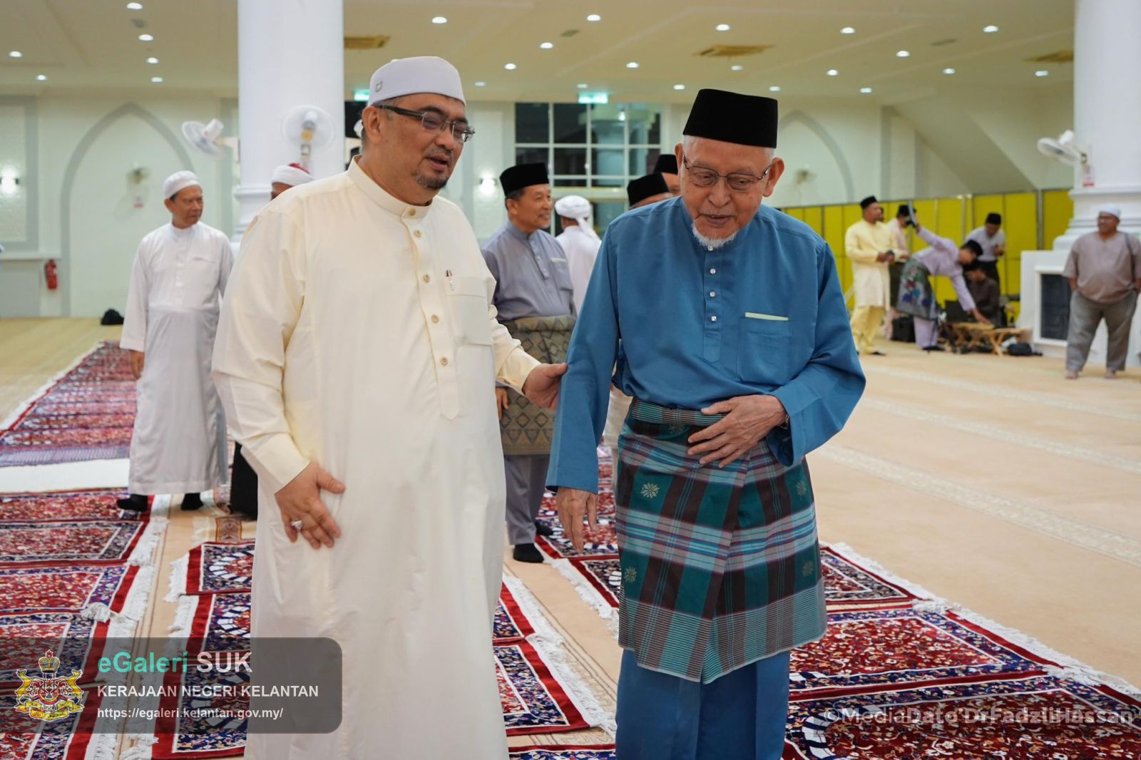 majlis-solat-hajat-dan-doa-selamat-sempena-perayaan-ulang-tahun-hari-keputeraan-kebawah-duli-yang-maha-mulia-sultan-muhammad-v-yang-ke56-6.jpg