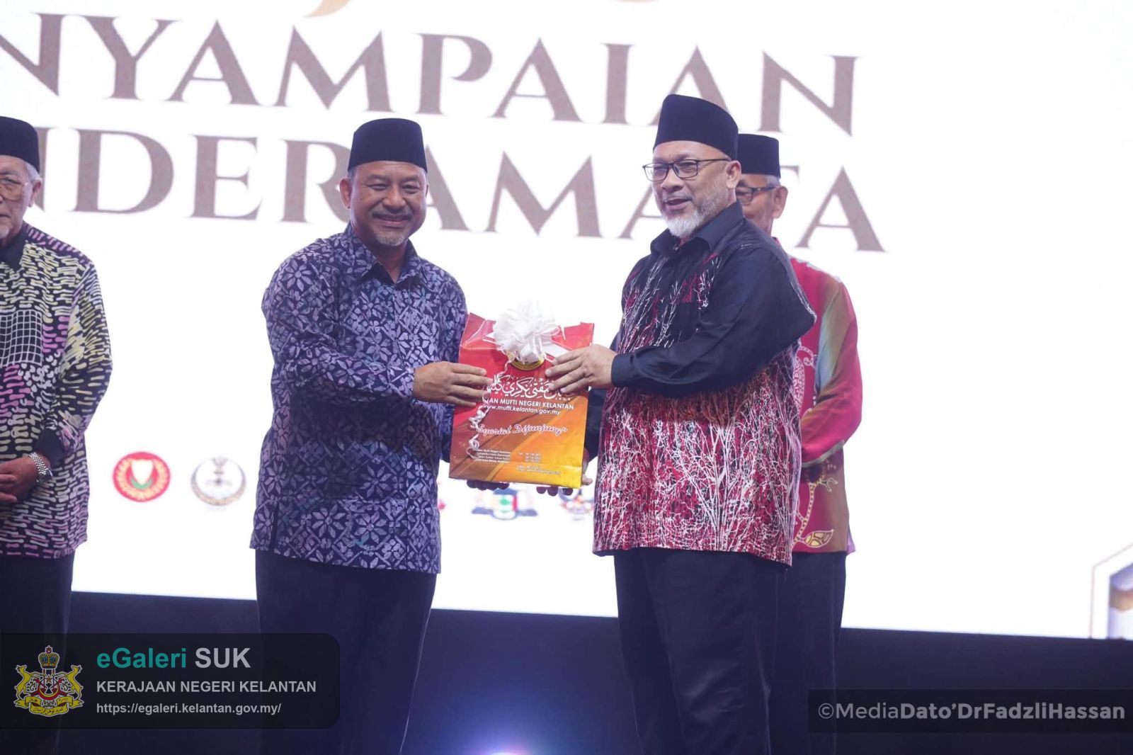 majlis-tautan-ulama-dan-umara-yang-diadakan-sempena-mesyuarat-jawatankuasa-muzakarah-kebangsaan-bagi-hal-ehwal-agama-islam-malaysia-mki-kali-ke130-8.jpg