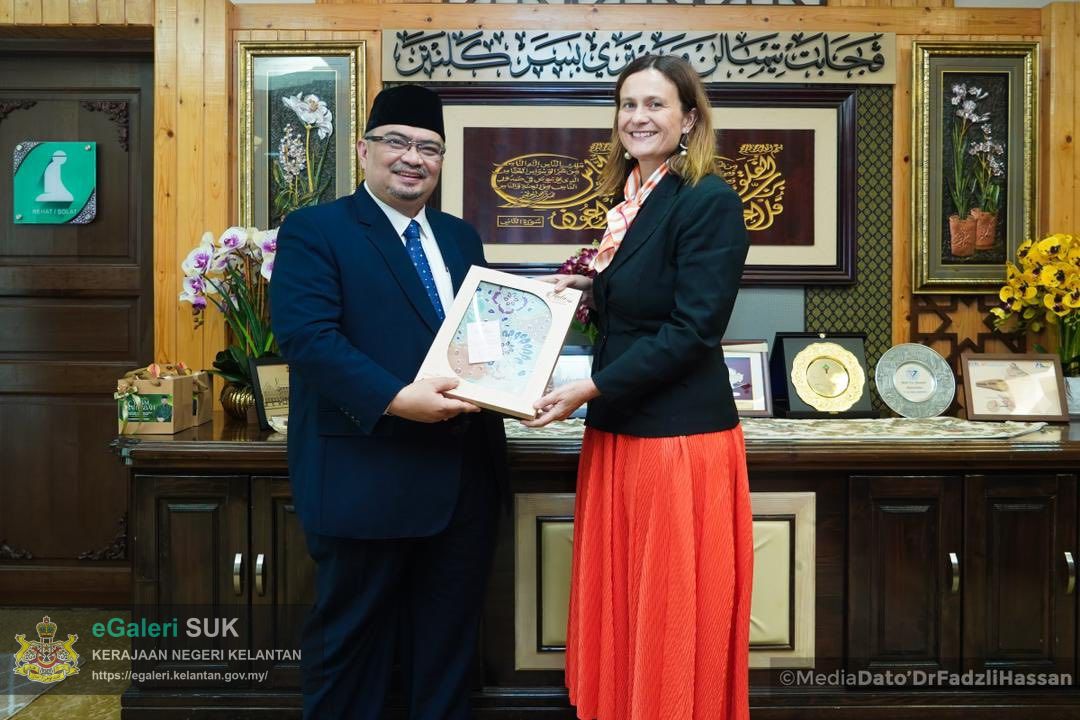 menerima-kunjungan-hormat-daripada-he-danielle-heinecke-pesuruhjaya-tinggi-australia-ke-malaysia-6.jpg