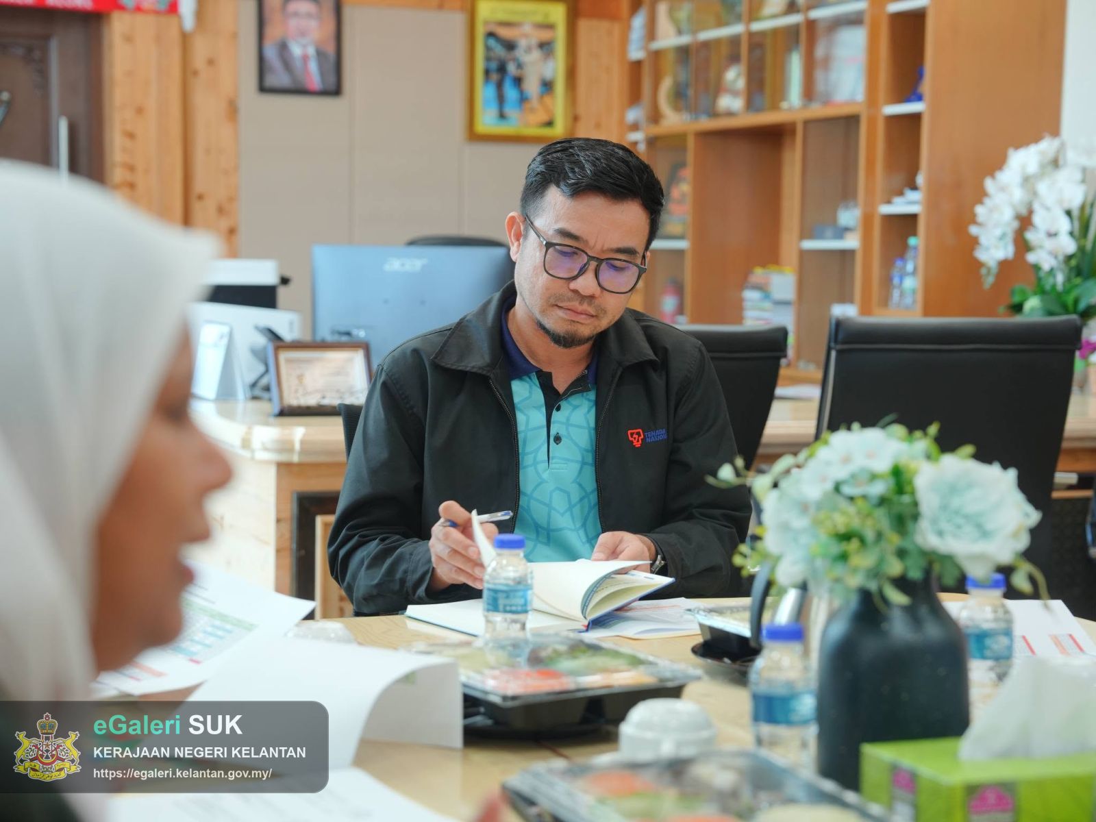 mengadakan-perbincangan-bersama-pihak-tnb-dan-perbadanan-perpustakaan-awam-kelantan-ppak-bagi-memperincikan-beberapa-perkara-berbangkit-berkaitan-pengurusan-utiliti-1.jpg