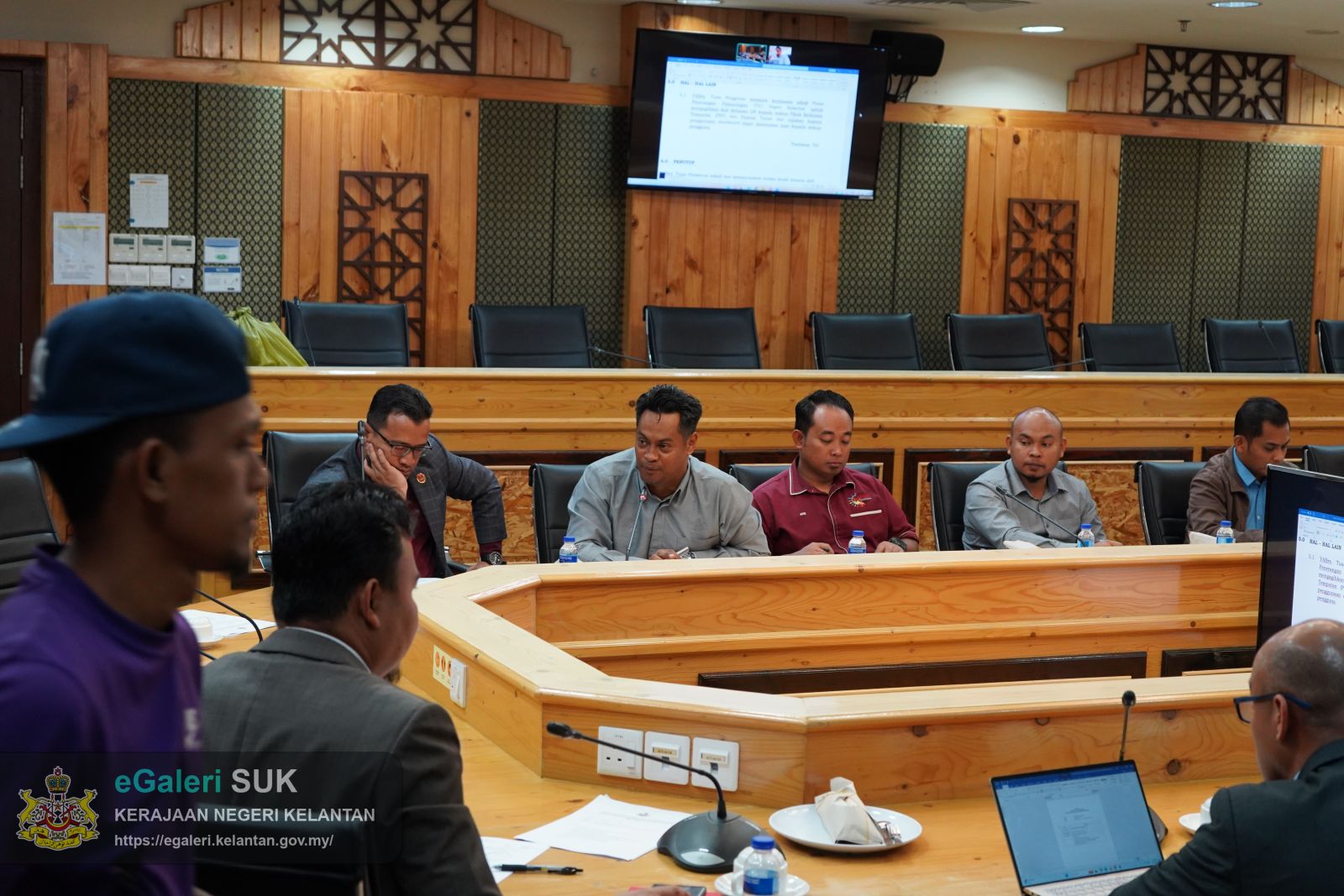 mesyuarat-khas-hala-tuju-pembangunan-sistem-maklumat-geografi-(gis)-negeri-kelantan-bil.1/2025-11.JPG