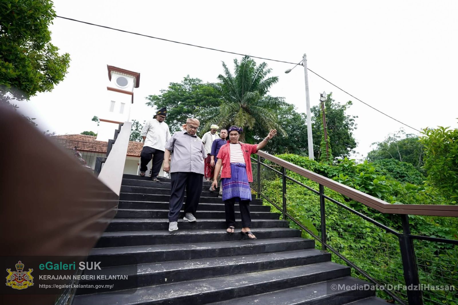 peninjauan-perkembangan-kerjakerja-penambahbaikan-di-kawasan-jambatan-guillemard-2.jpg