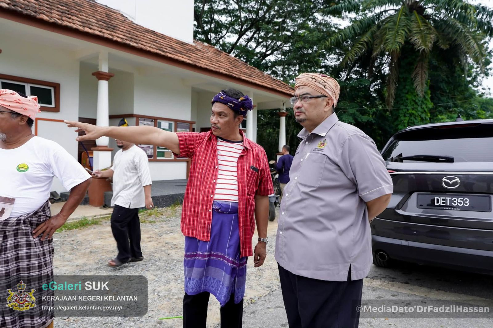 peninjauan-perkembangan-kerjakerja-penambahbaikan-di-kawasan-jambatan-guillemard-3.jpg