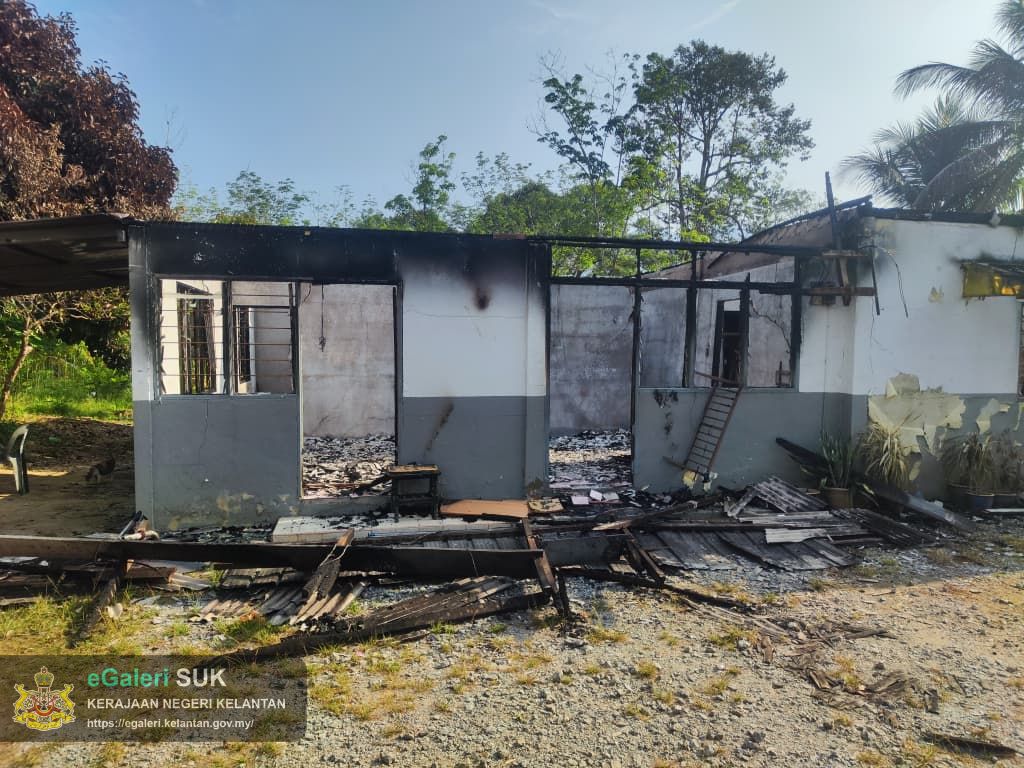 penyampaian-bantuan-kepada-mangsa-kebakaran-1.jpeg