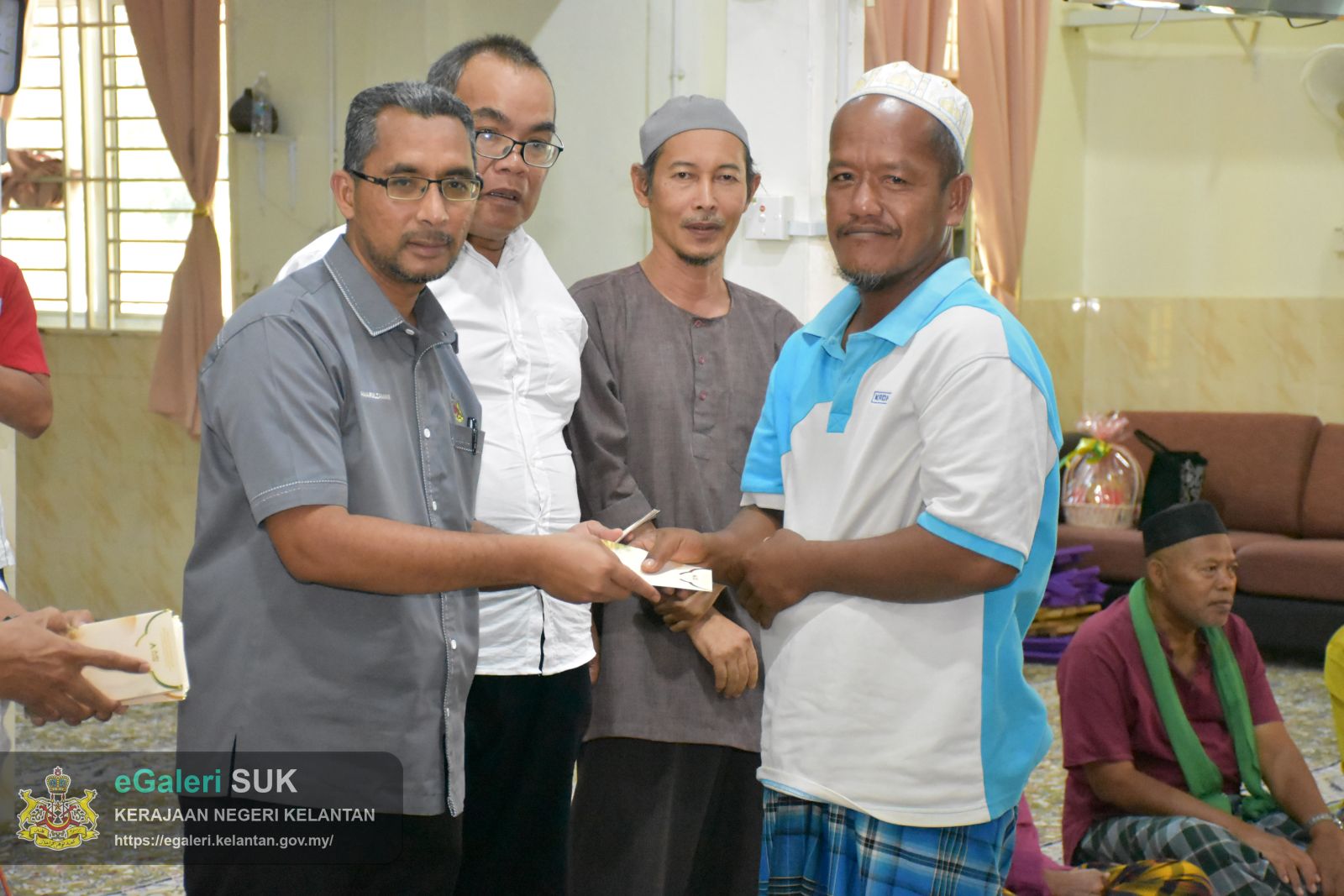 penyampaian-zakat-asnaf-kerjasama-agrobank-25.jpg