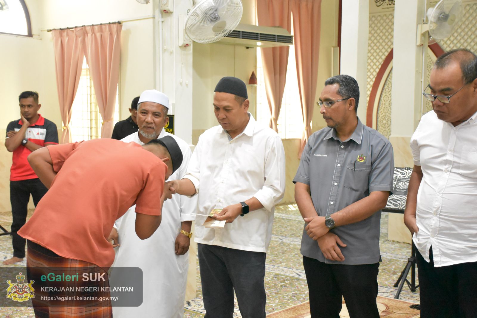 penyampaian-zakat-asnaf-kerjasama-agrobank-33.jpg