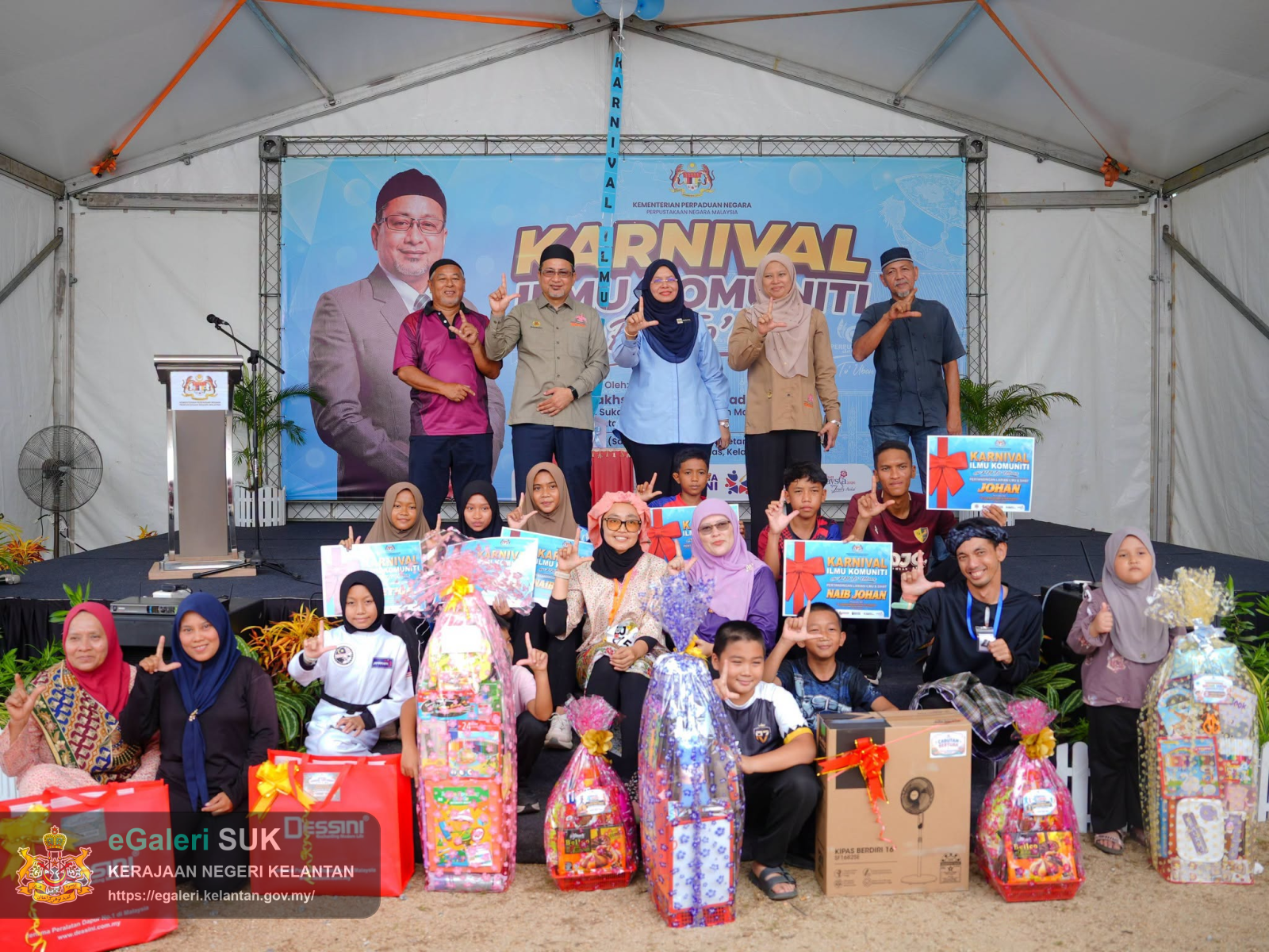 perasmian-karnival-ilmu-dan-komuniti-yang-diadakan-di-perkarangan-perpustakaan-desa-tok-uban-7.png