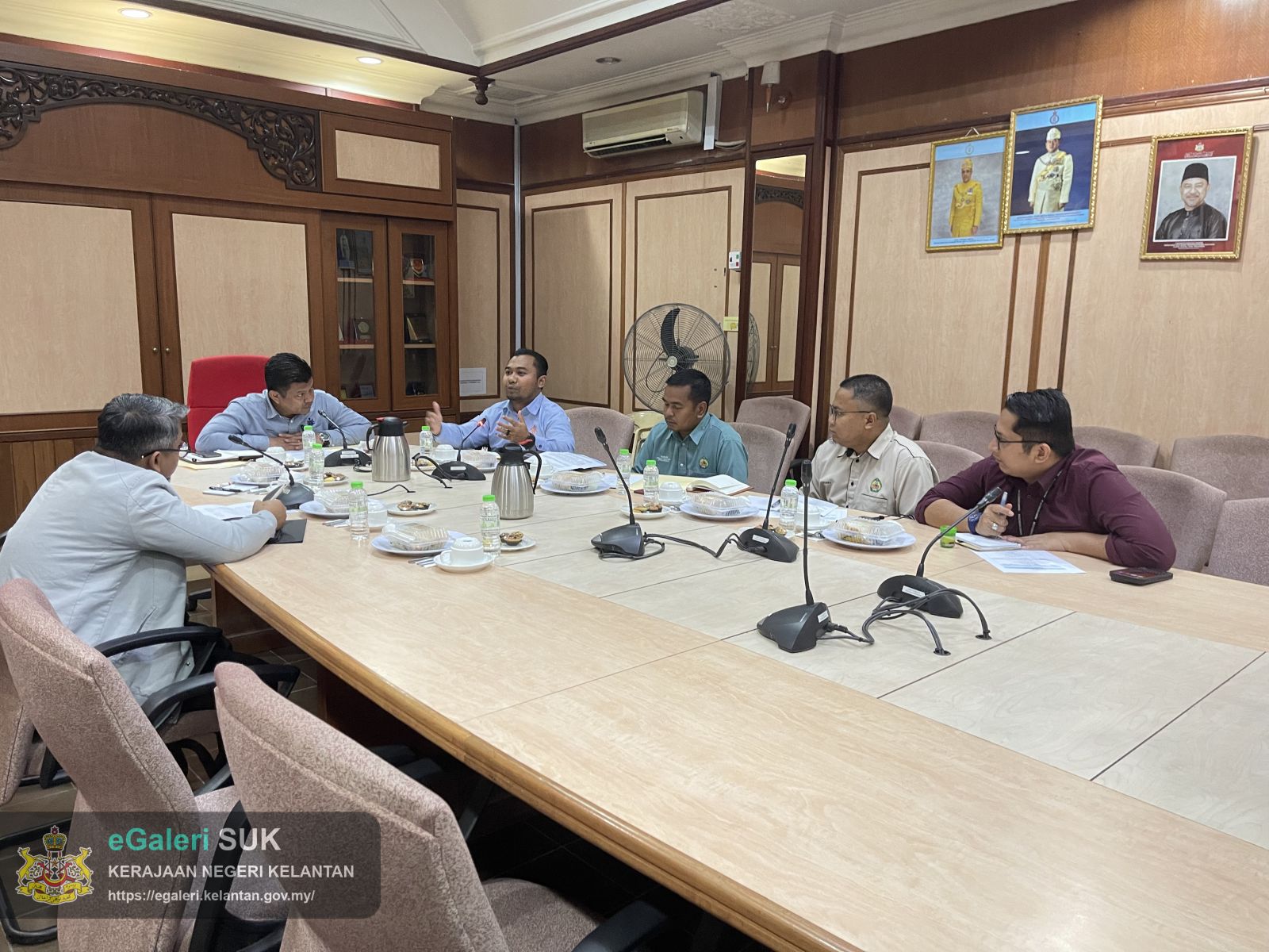 perbincangan-bersama-majlis-daerah-dabong-berkenaan-lawatan-dari-delegasi-selangor-ke-dabong-1.jpg