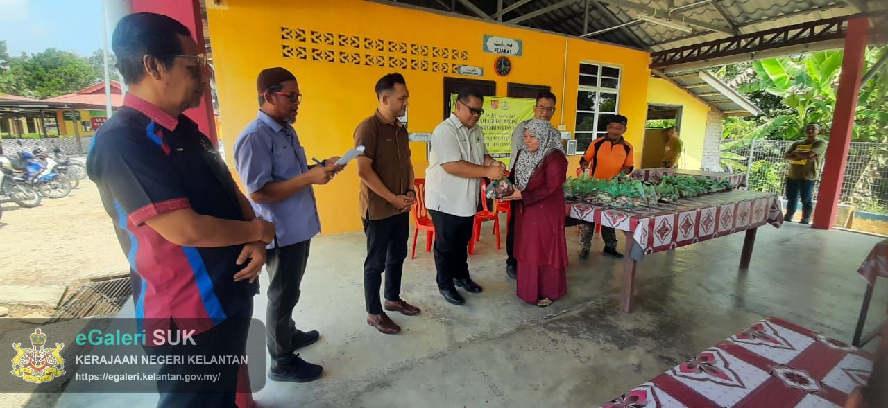 program-agihan-daging-lembu-kurniaan-kdymm-sultan-muhammad-v-di-jajahan-jeli-13.jpeg
