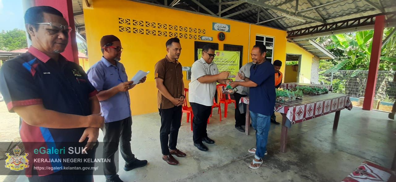 program-agihan-daging-lembu-kurniaan-kdymm-sultan-muhammad-v-di-jajahan-jeli-16.jpeg
