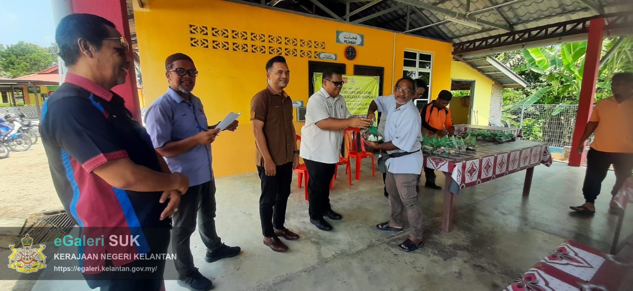 program-agihan-daging-lembu-kurniaan-kdymm-sultan-muhammad-v-di-jajahan-jeli-18.jpeg