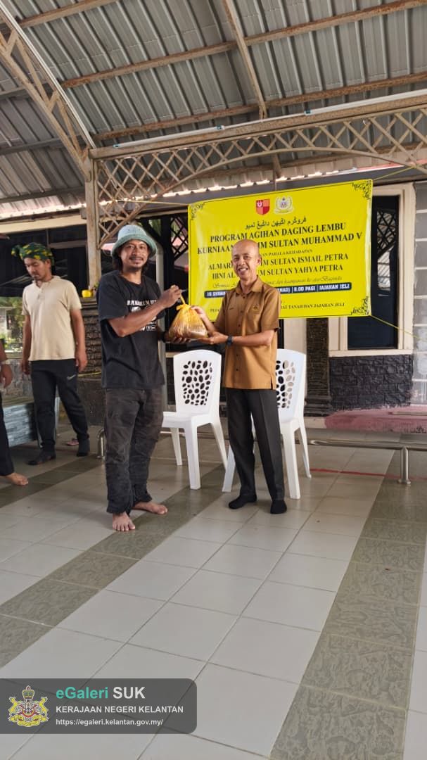 program-agihan-daging-lembu-kurniaan-kdymm-sultan-muhammad-v-di-jajahan-jeli-21.jpeg
