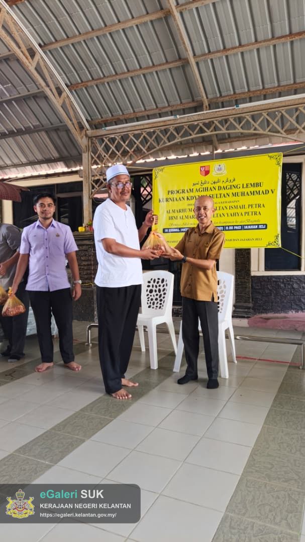 program-agihan-daging-lembu-kurniaan-kdymm-sultan-muhammad-v-di-jajahan-jeli-25.jpeg