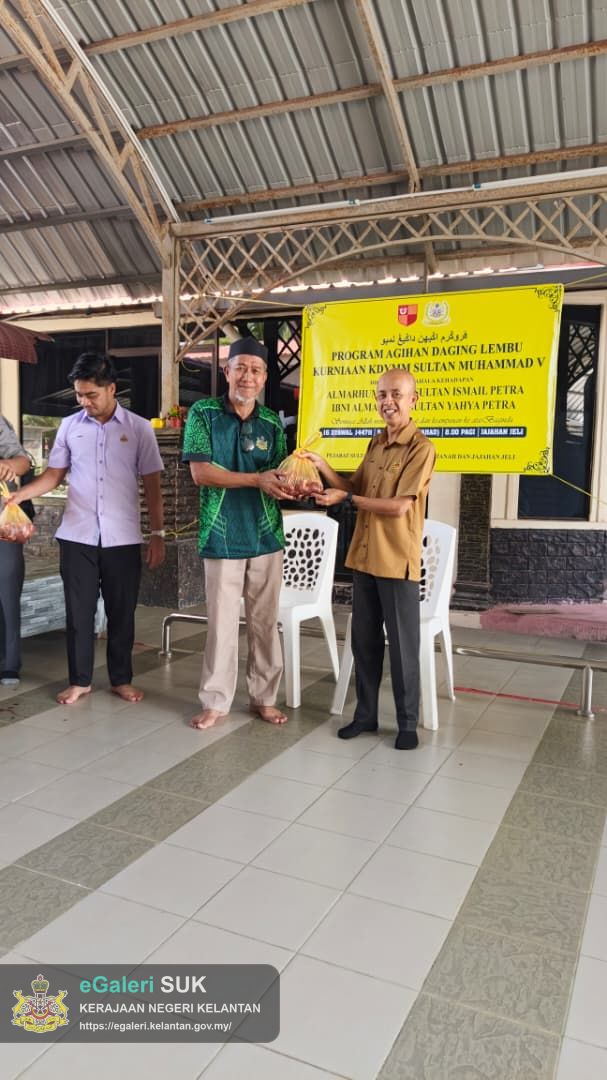 program-agihan-daging-lembu-kurniaan-kdymm-sultan-muhammad-v-di-jajahan-jeli-29.jpeg
