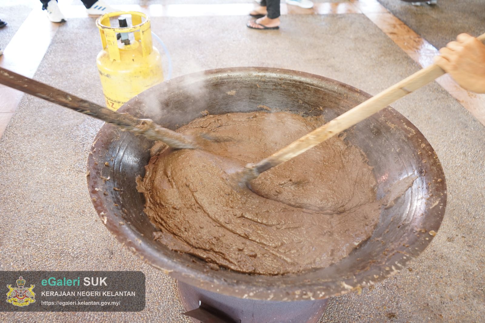 program-bubur-asyura-kuca-suro-pejabat-pengarah-tanah-dan-galian-kelantan-23.JPG