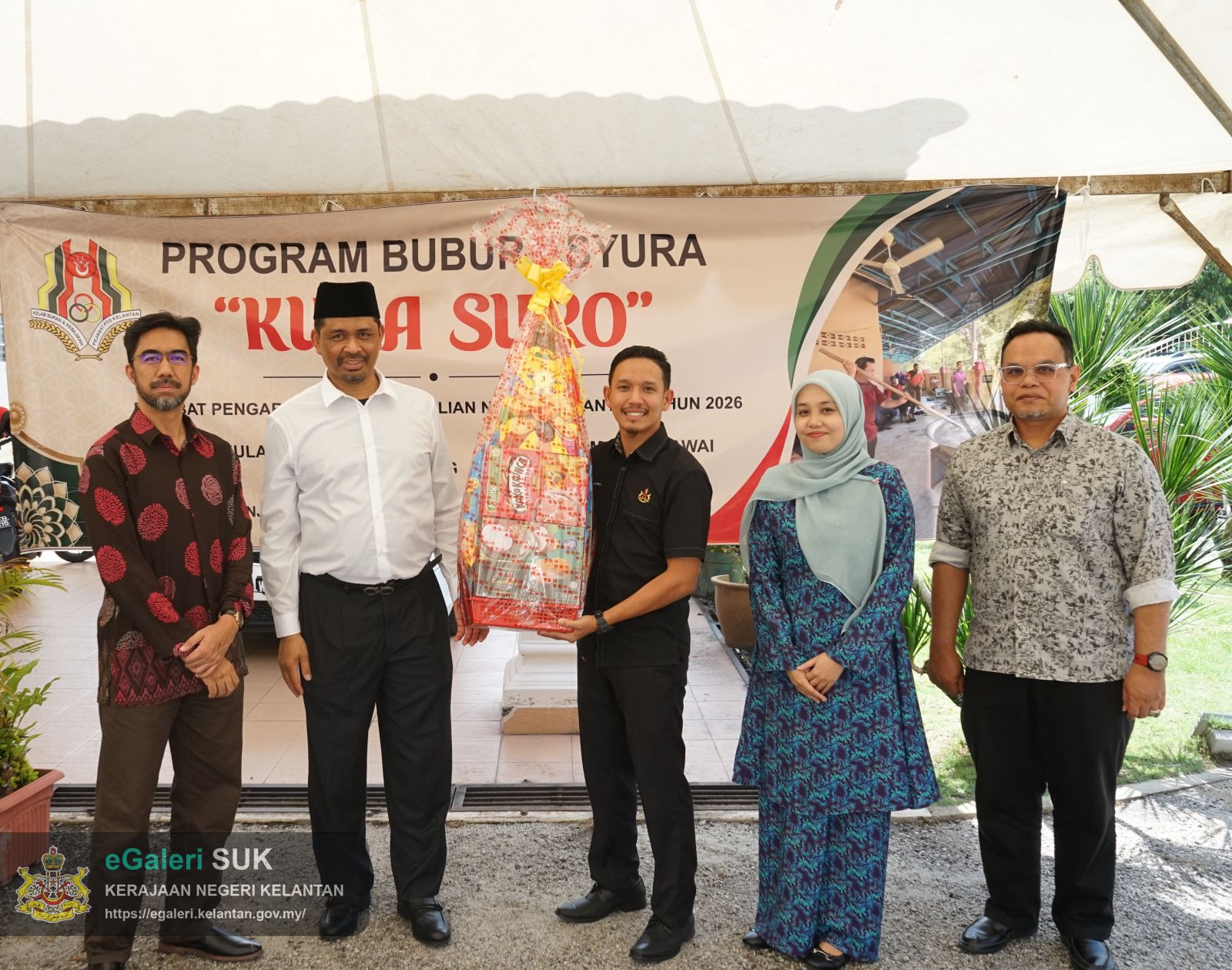 program-bubur-asyura-kuca-suro-pejabat-pengarah-tanah-dan-galian-kelantan-42.JPG