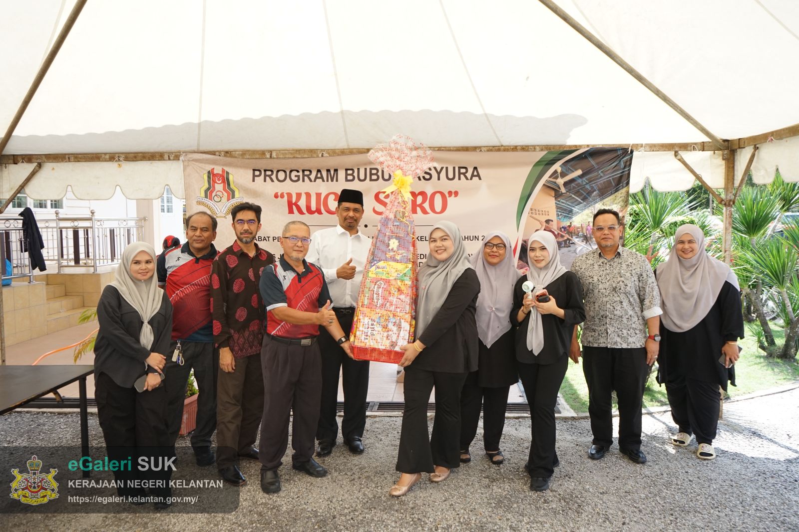 program-bubur-asyura-kuca-suro-pejabat-pengarah-tanah-dan-galian-kelantan-43.JPG