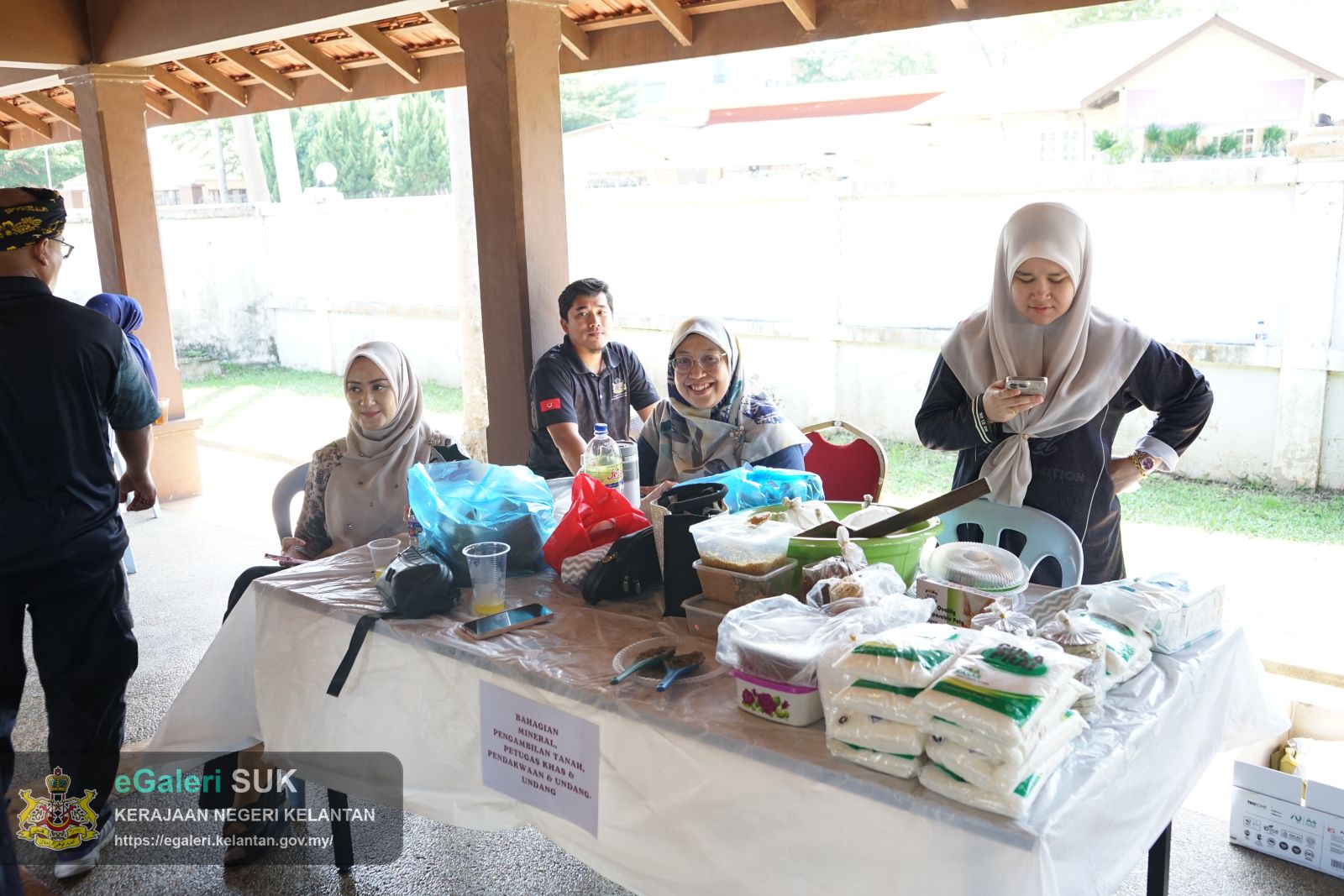 program-bubur-asyura-kuca-suro-pejabat-pengarah-tanah-dan-galian-kelantan-5.JPG