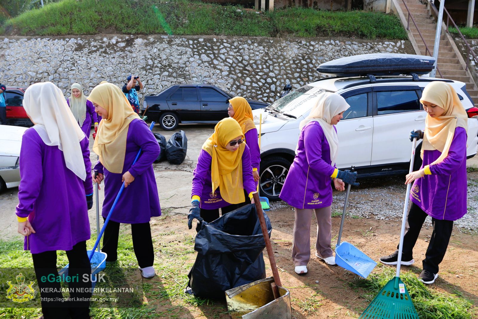 program-clean-up-day-puspanita-cawangan-jajahan-kuala-krai-11.JPG