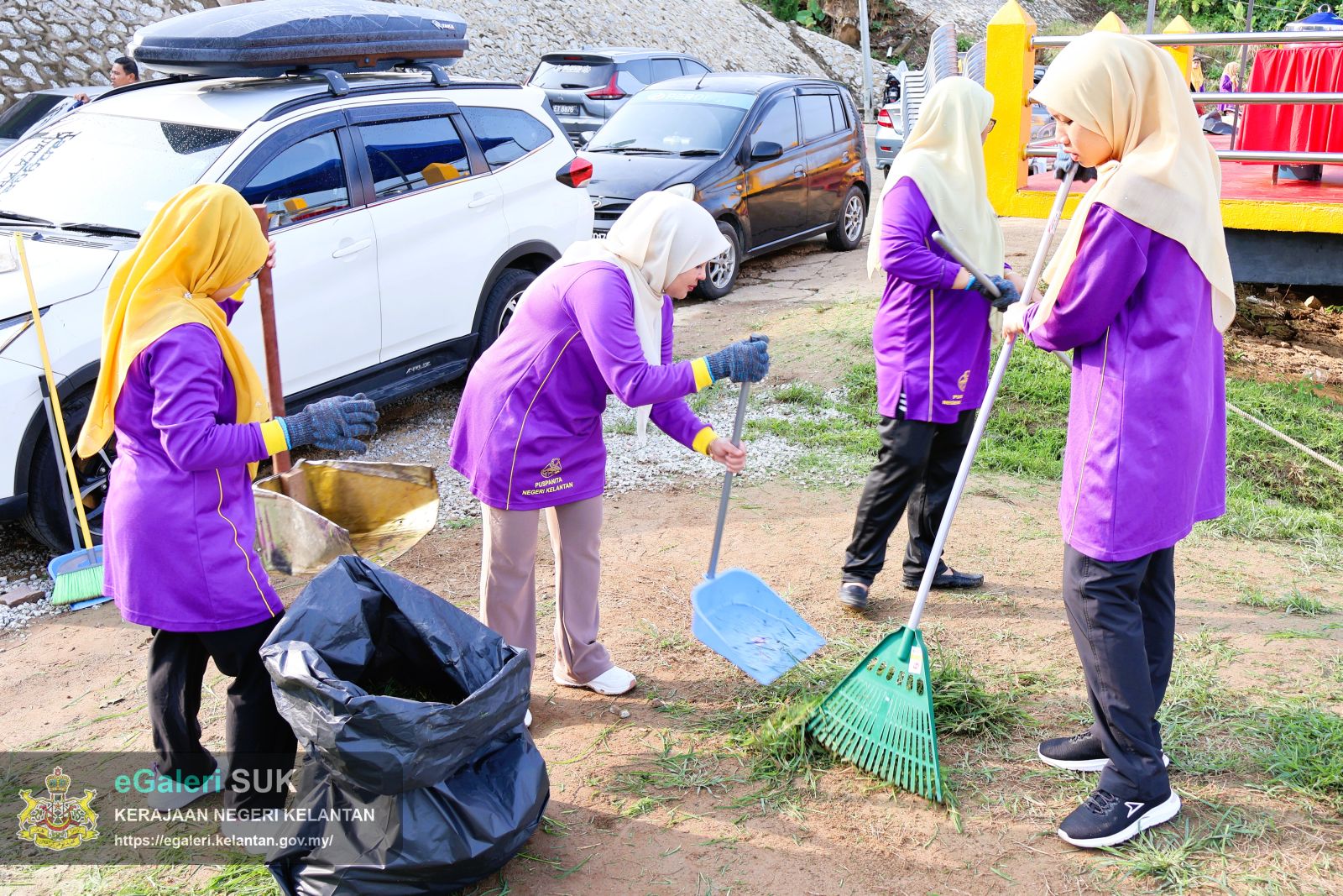 program-clean-up-day-puspanita-cawangan-jajahan-kuala-krai-12.JPG
