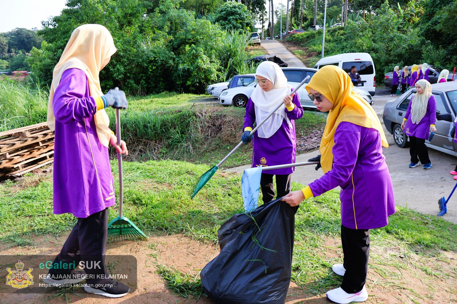 program-clean-up-day-puspanita-cawangan-jajahan-kuala-krai-13.JPG