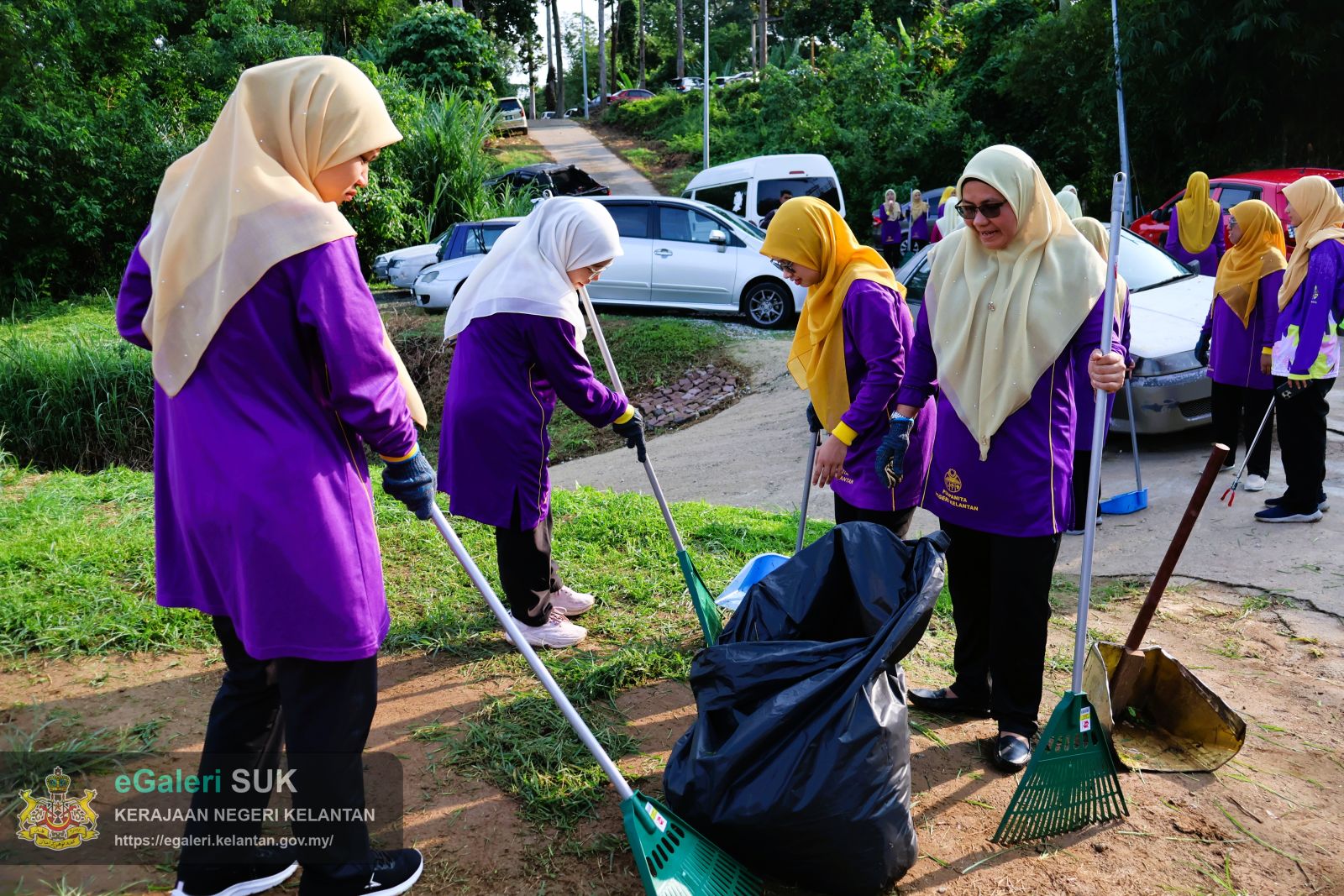program-clean-up-day-puspanita-cawangan-jajahan-kuala-krai-14.JPG