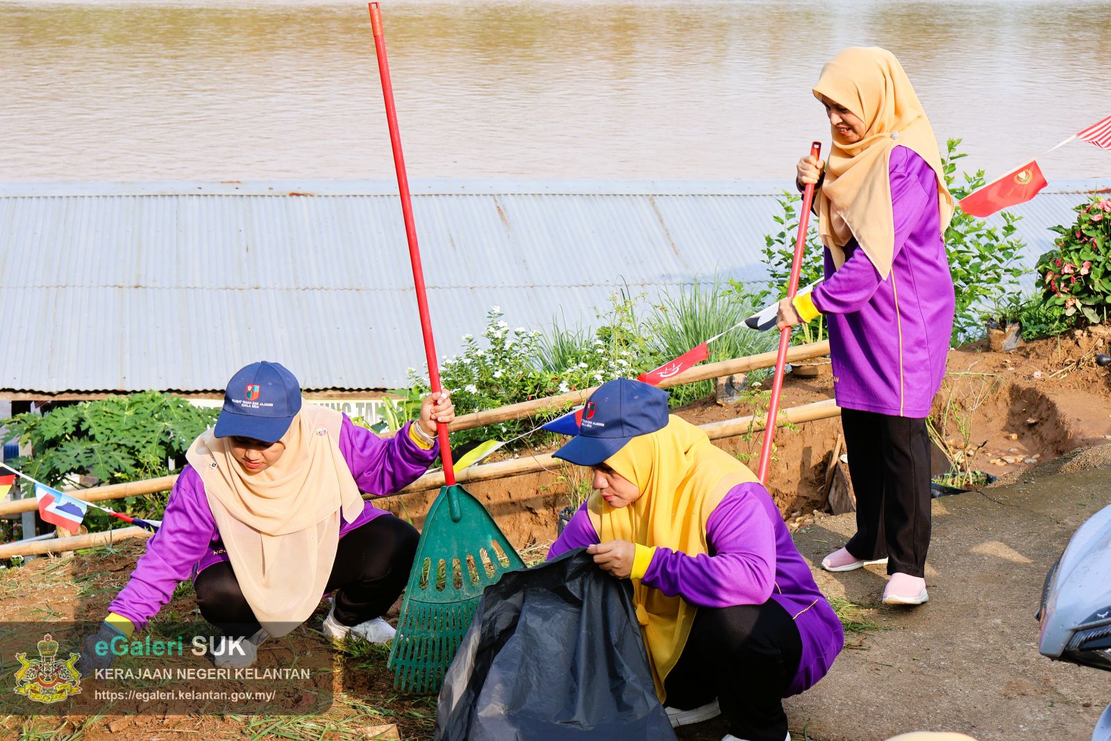 program-clean-up-day-puspanita-cawangan-jajahan-kuala-krai-23.JPG