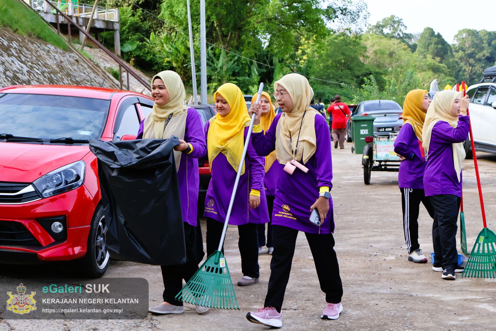 program-clean-up-day-puspanita-cawangan-jajahan-kuala-krai-3.JPG