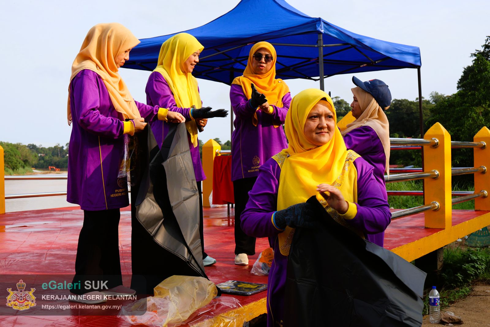 program-clean-up-day-puspanita-cawangan-jajahan-kuala-krai-6.JPG