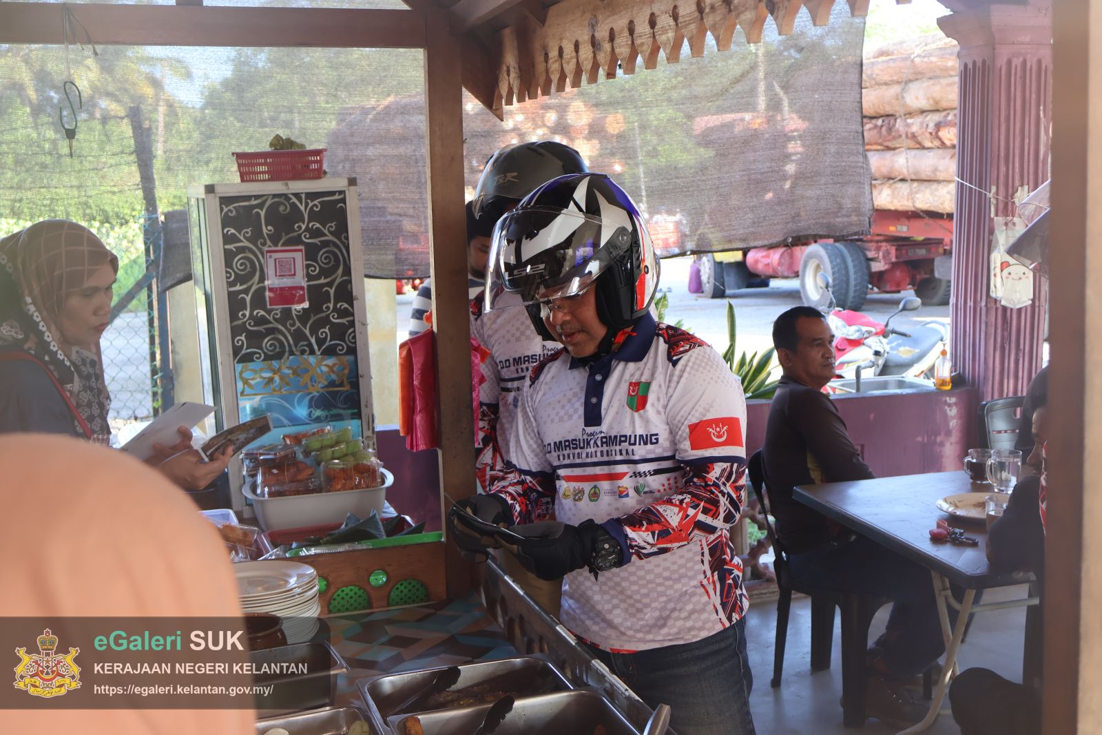 program-do-masuk-kampung-kovoi-bermotorsikal-9.JPG