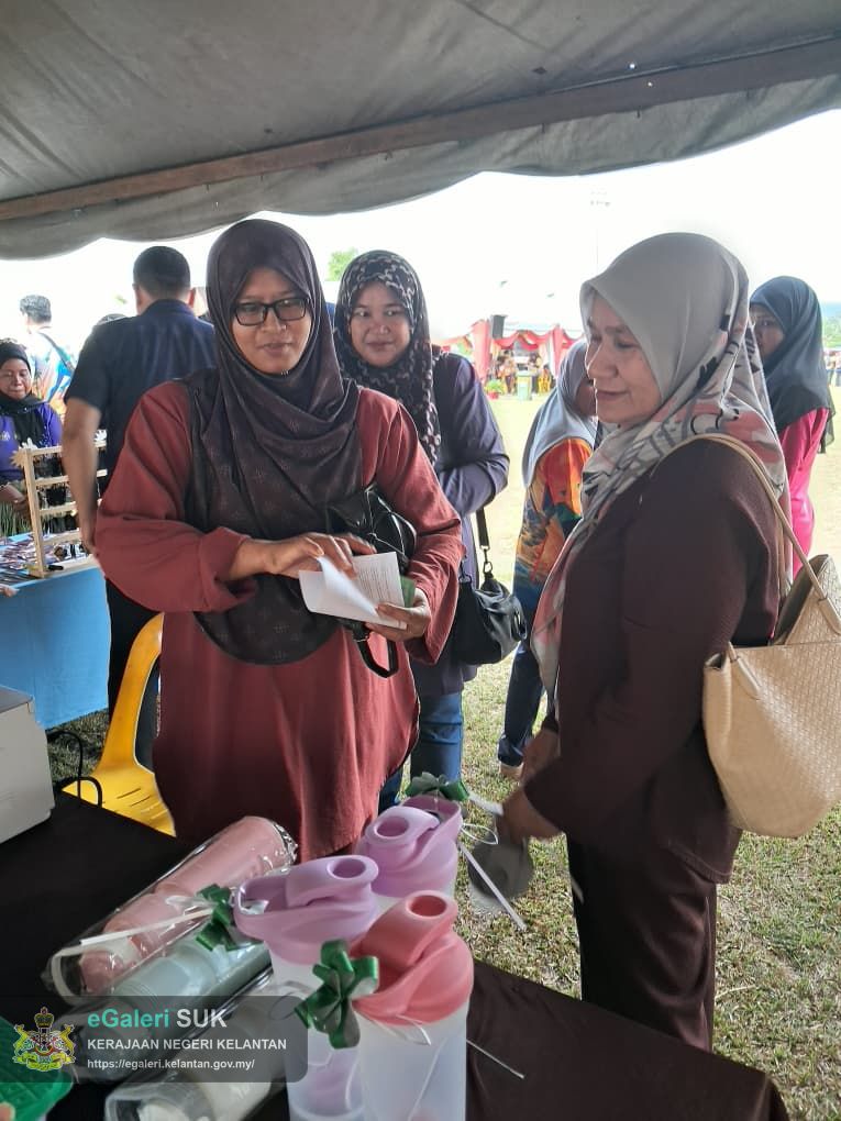 program-kaunter-kutipan-hasil-luar-di-padang-istiadat-jeli-kelantan-2.jpeg