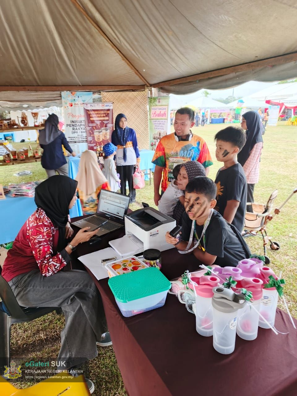 program-kaunter-kutipan-hasil-luar-di-padang-istiadat-jeli-kelantan-5.jpeg