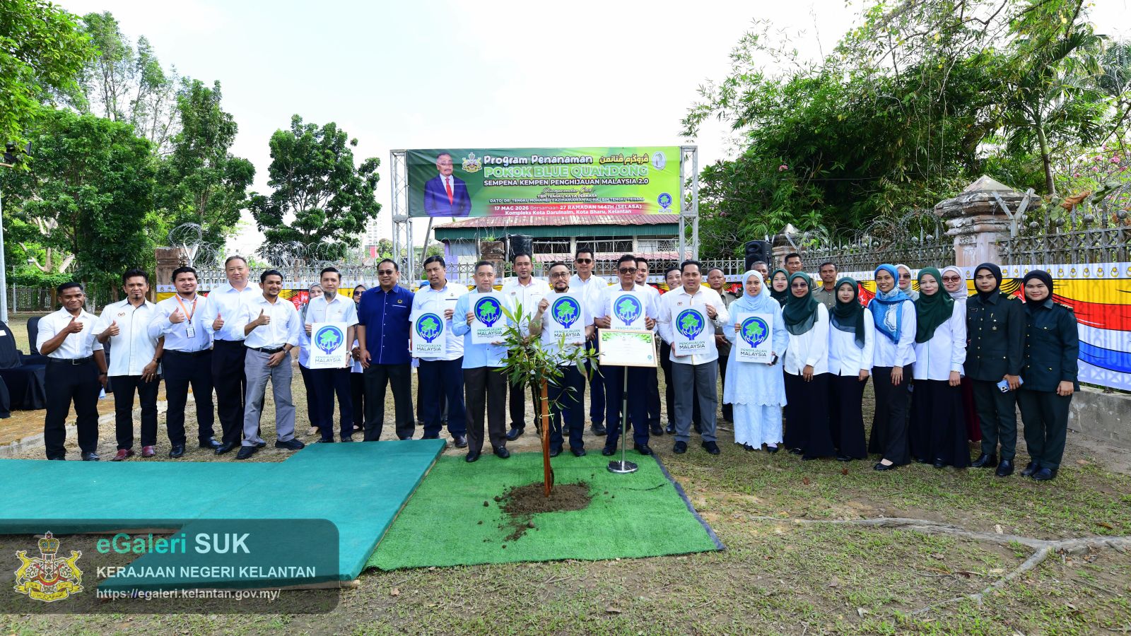 program-penanaman-pokok-blue-quandong-37.JPG