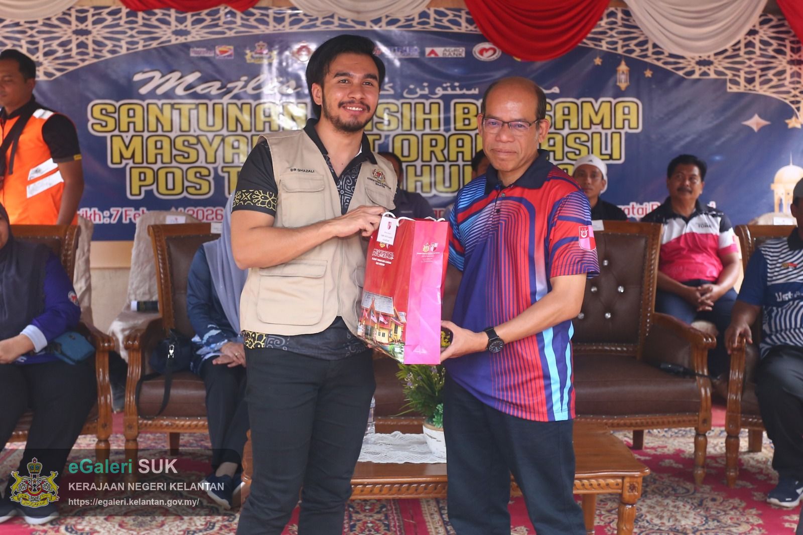 majlis-santuni-kasih-bersama-masyarakat-orang-asli-pos-tohoi-gua-musang-12.jpeg
