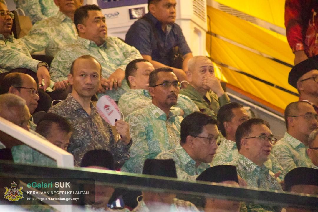 majlis-perarakan-kereta-berhias-pejabat-tanah-dan-jajahan-pasir-puteh-sempena-ulang-tahun-hari-keputeraan-kebawah-duli-yang-maha-mulia-sultan-muhammad-v-yang-ke-56-tahun-2025-24.jpg