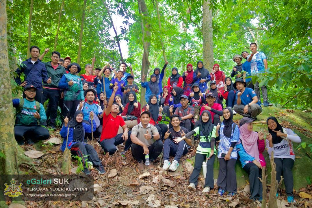 program-hiking-bersama-ketua-jajahan-pasir-puteh-anjuran-bersama-perkumpulan-perempuan-pasir-puteh-dan-kelab-berkesan-ptjpp-serta-puspanita-sri-pasir-puteh-1.jpg