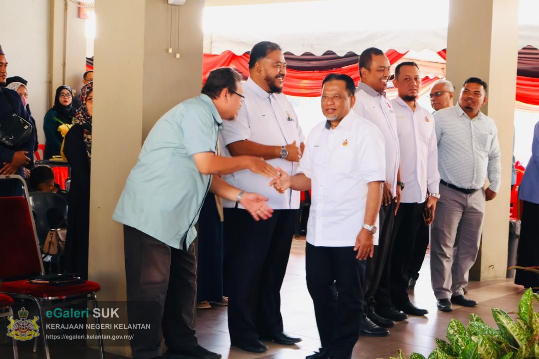 majlis-penyerahan-kunci-rumah-zakat-maik-jajahan-kota-bharu-tahun-2025-14.jpg