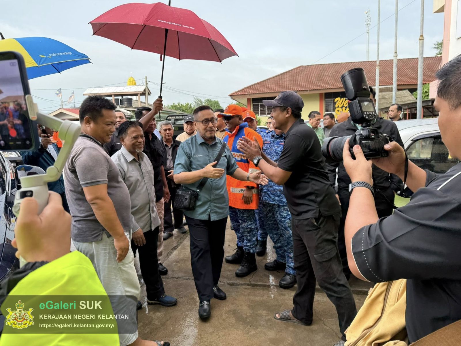 lawatan-ybm-tengku-kaya-perkasa,-dato'-suk-kelantan-ke-pusat-pemindahan-sabak-10.jpg
