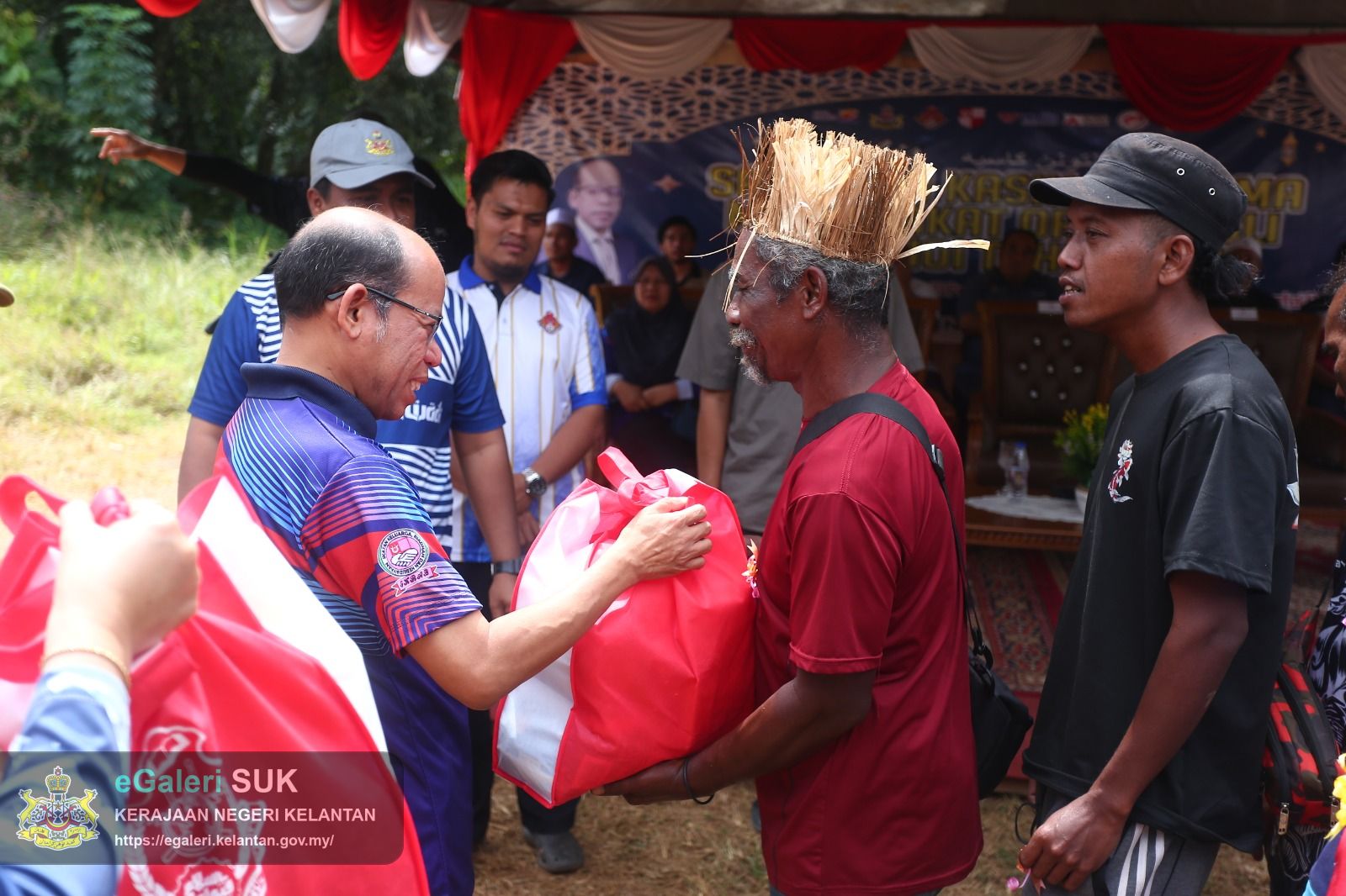 majlis-santuni-kasih-bersama-masyarakat-orang-asli-pos-tohoi-gua-musang-27.jpeg