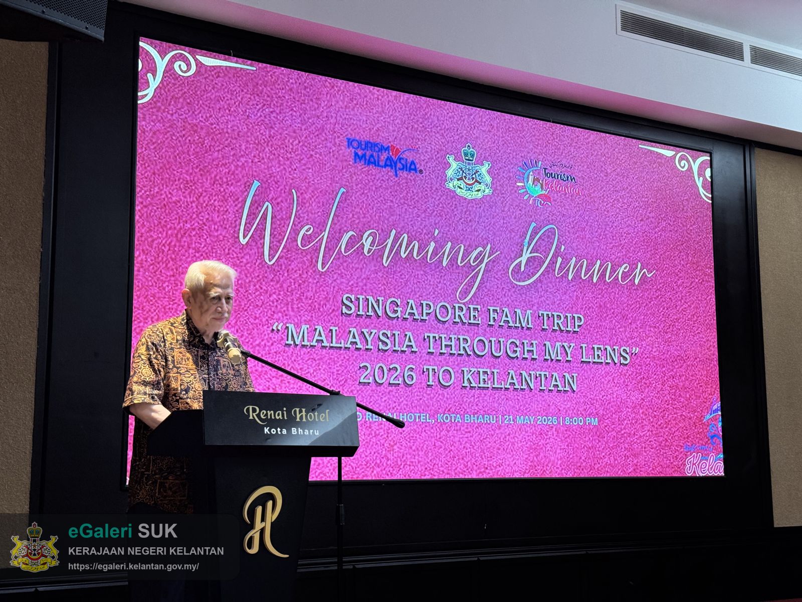 welcome-dinner-singapore-fun-trip-4.jpg