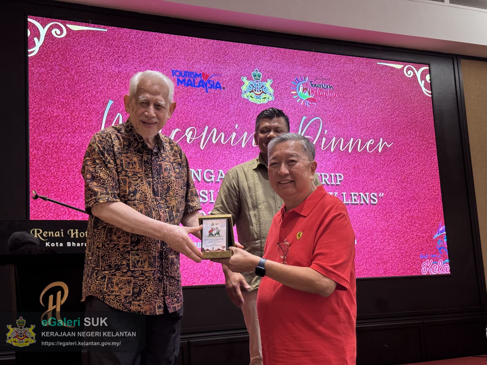 welcome-dinner-singapore-fun-trip-6.jpg