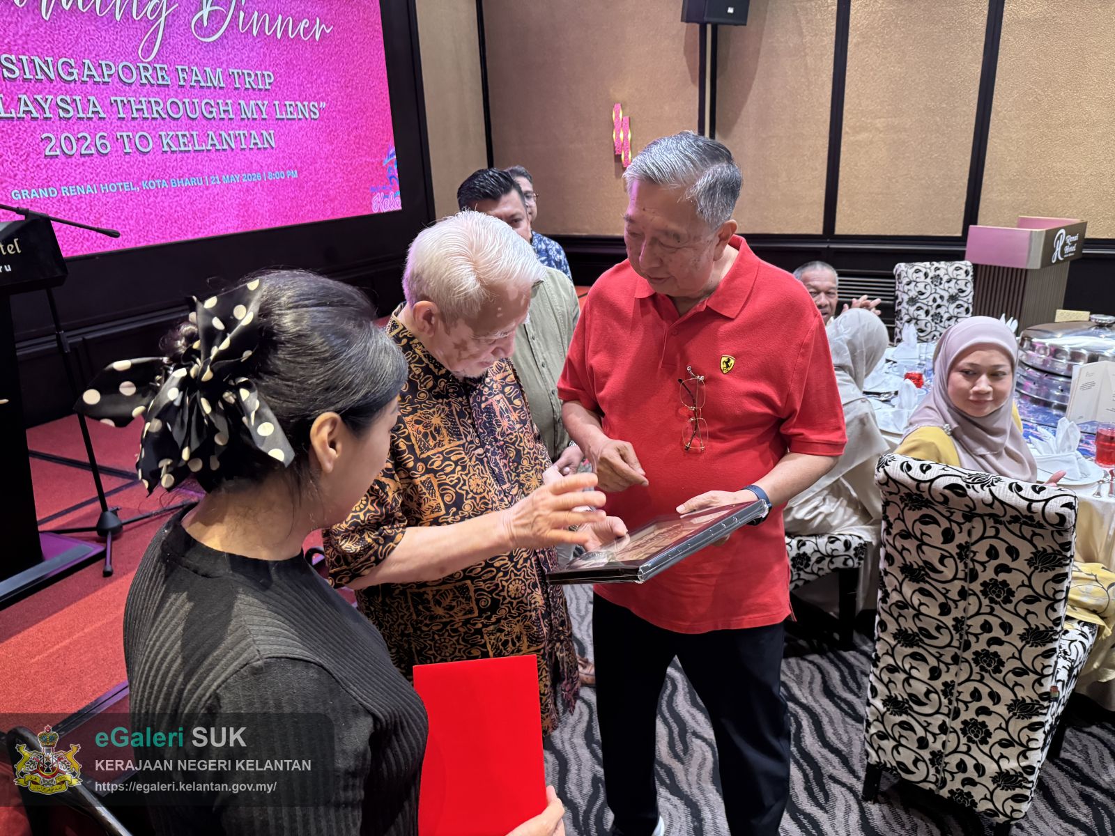 welcome-dinner-singapore-fun-trip-8.jpg